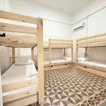 Merced Hostel *