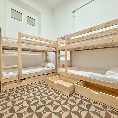 Hostel Merced *